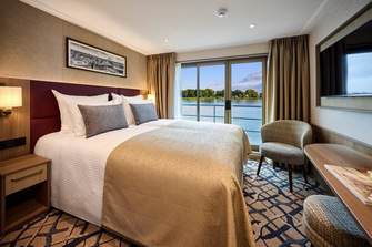 Viva Cruises VIVA RUBY French Balcony 1 ©Viva Cruises.jpg